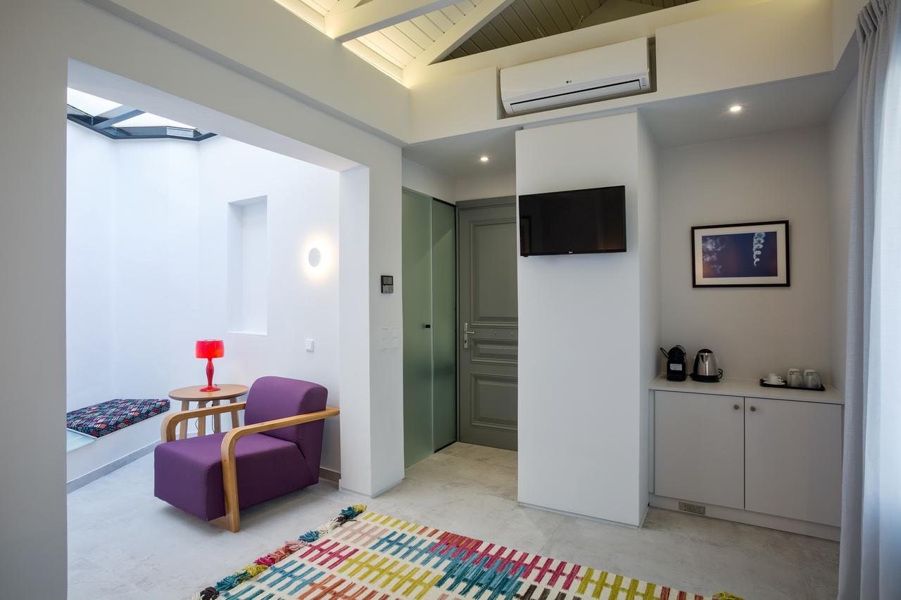 Vol.5 Hotel Атина Екстериор снимка
